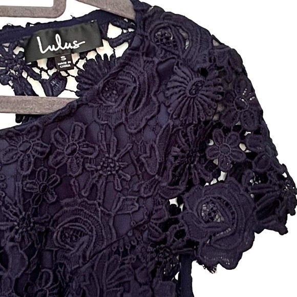 LULU'S THE GREATEST NAVY BLUE LACE MAXI DRESS WITH OPEN BACK SIZE SMALL - Picture 6 of 10
